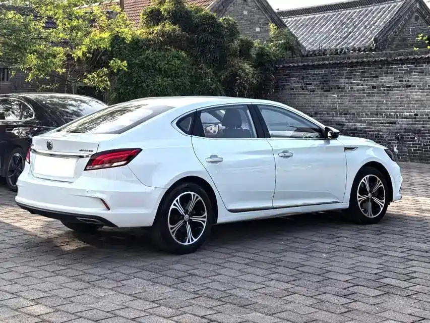 MG MG6 — миниатюра 8
