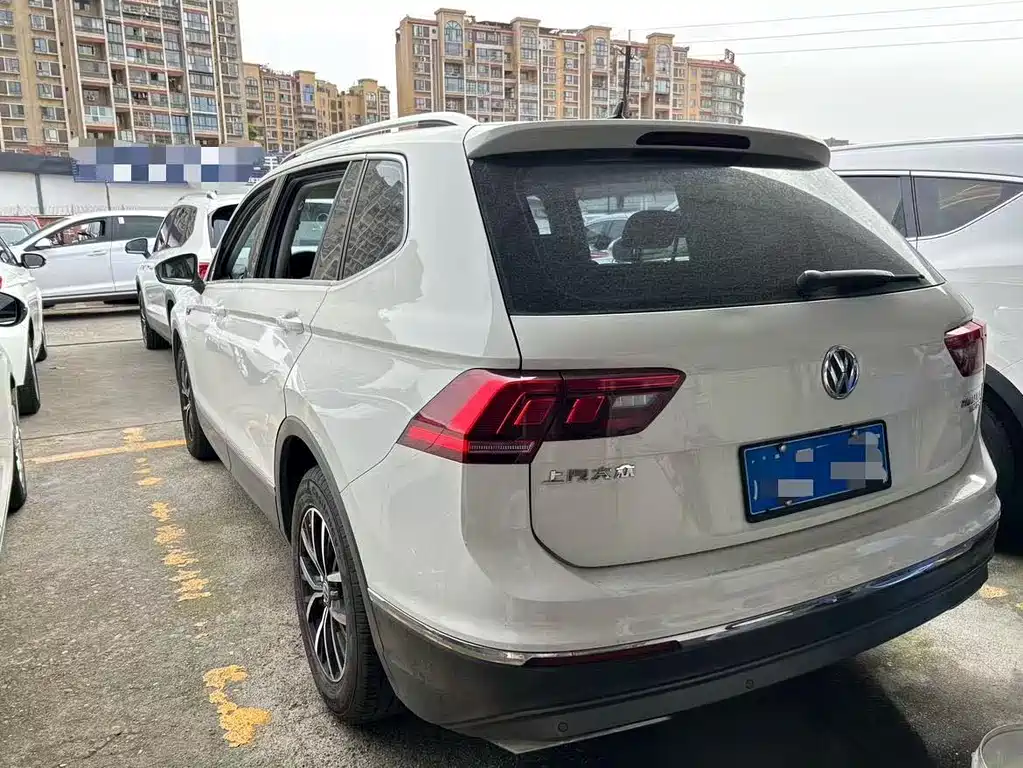 Volkswagen Tiguan L — миниатюра 5