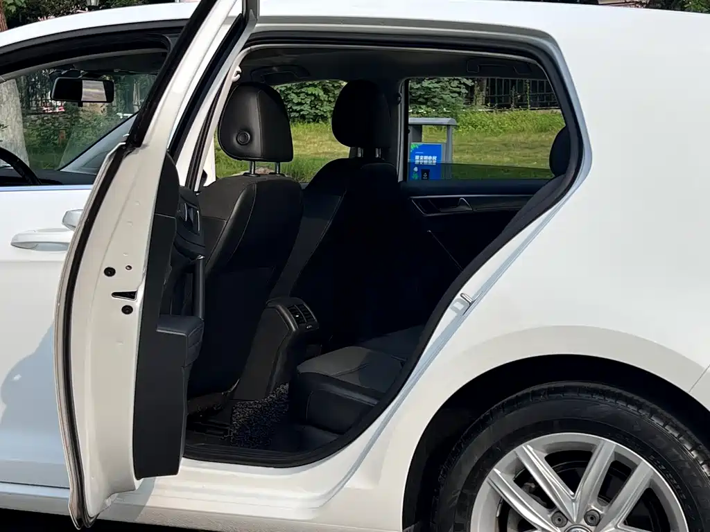 Volkswagen Golf — миниатюра 12