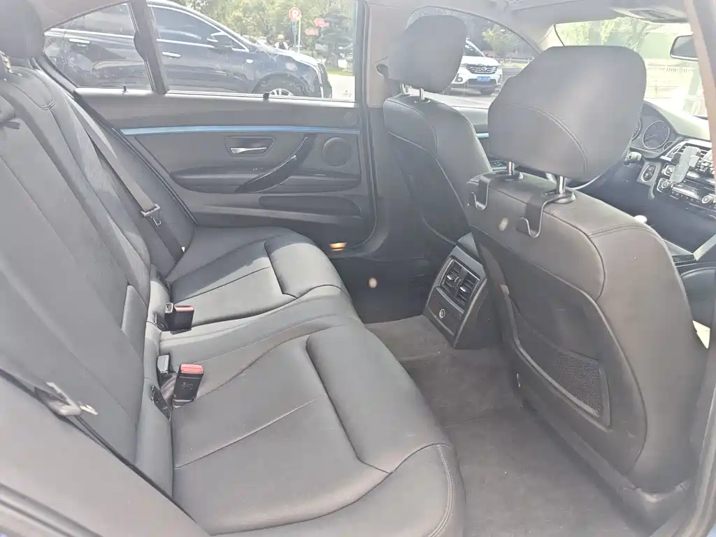 BMW 3 Series — миниатюра 11
