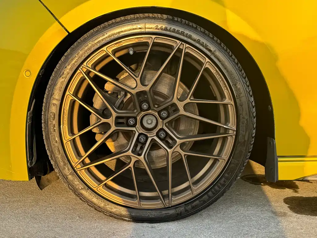 Lynk & Co 03 — миниатюра 15