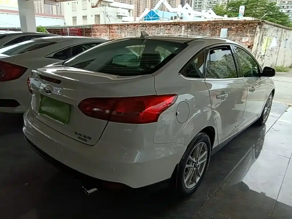 Ford Focus — миниатюра 7