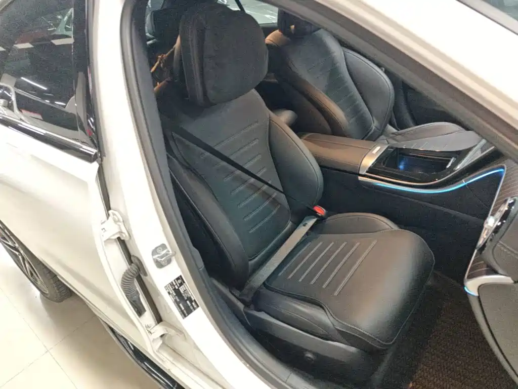 Mercedes-Benz C-Class — миниатюра 25