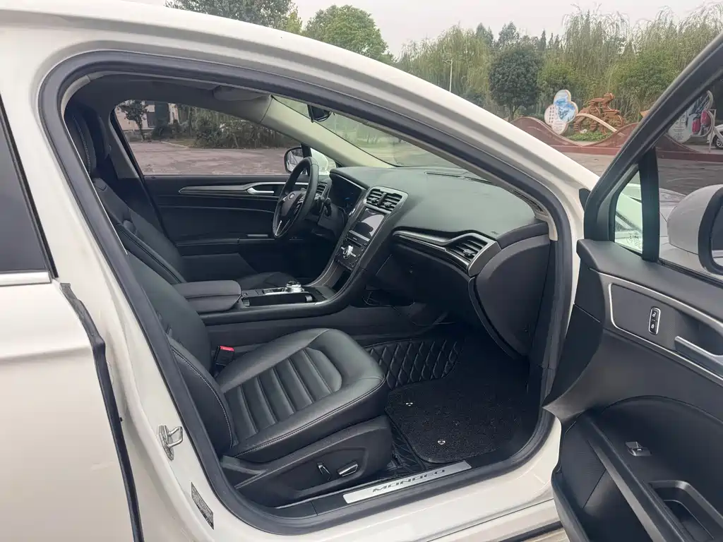 Ford Mondeo — миниатюра 9