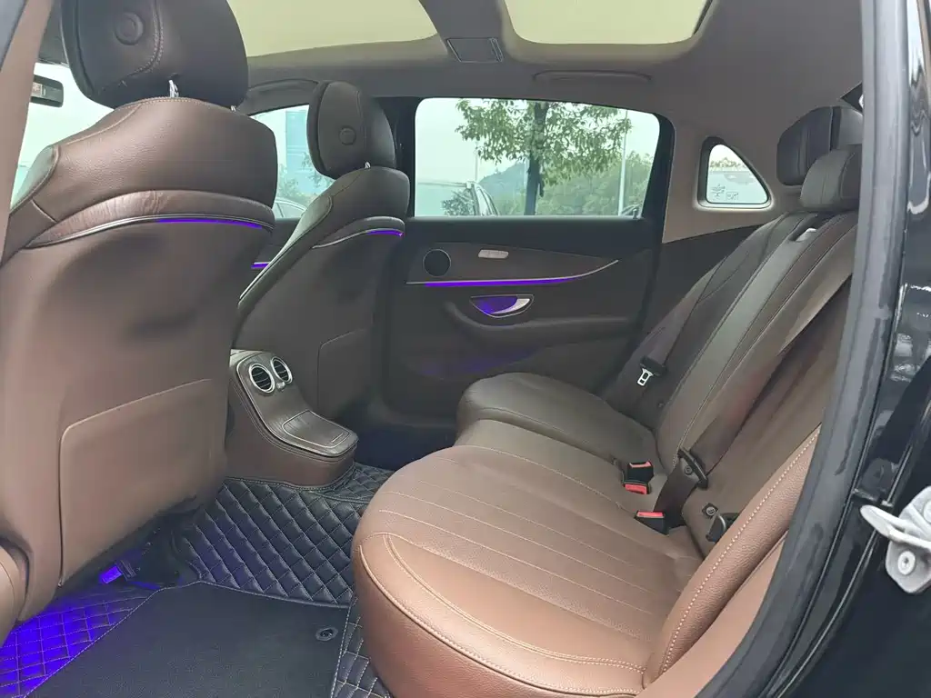 Mercedes-Benz E-Class — миниатюра 6