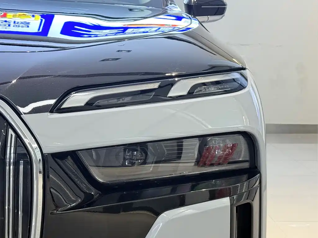 BMW i7 — миниатюра 4