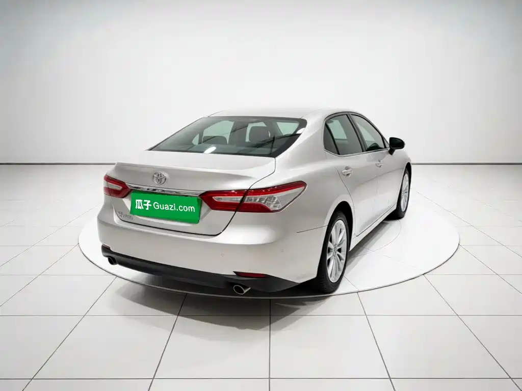 Toyota Camry — миниатюра 6