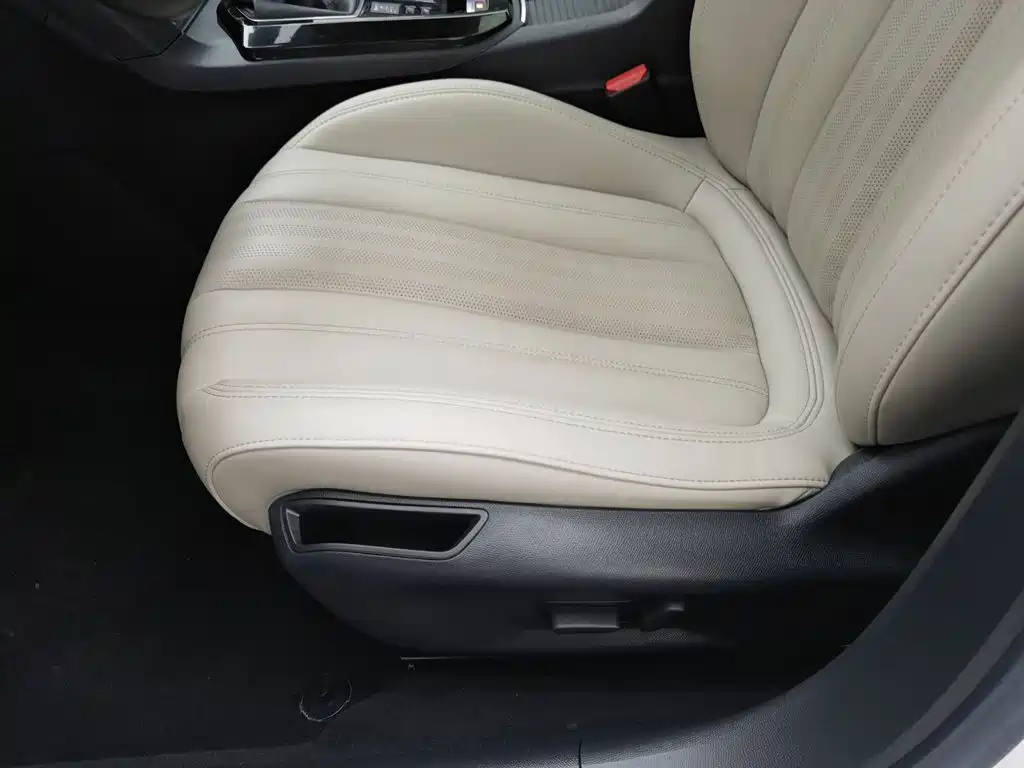 Peugeot 408 — миниатюра 20
