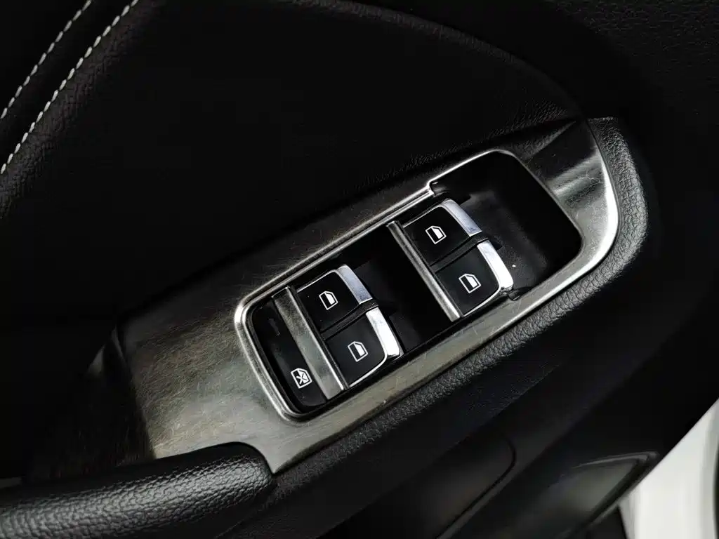 Roewe RX5 — фотографии объявления, Фото 10