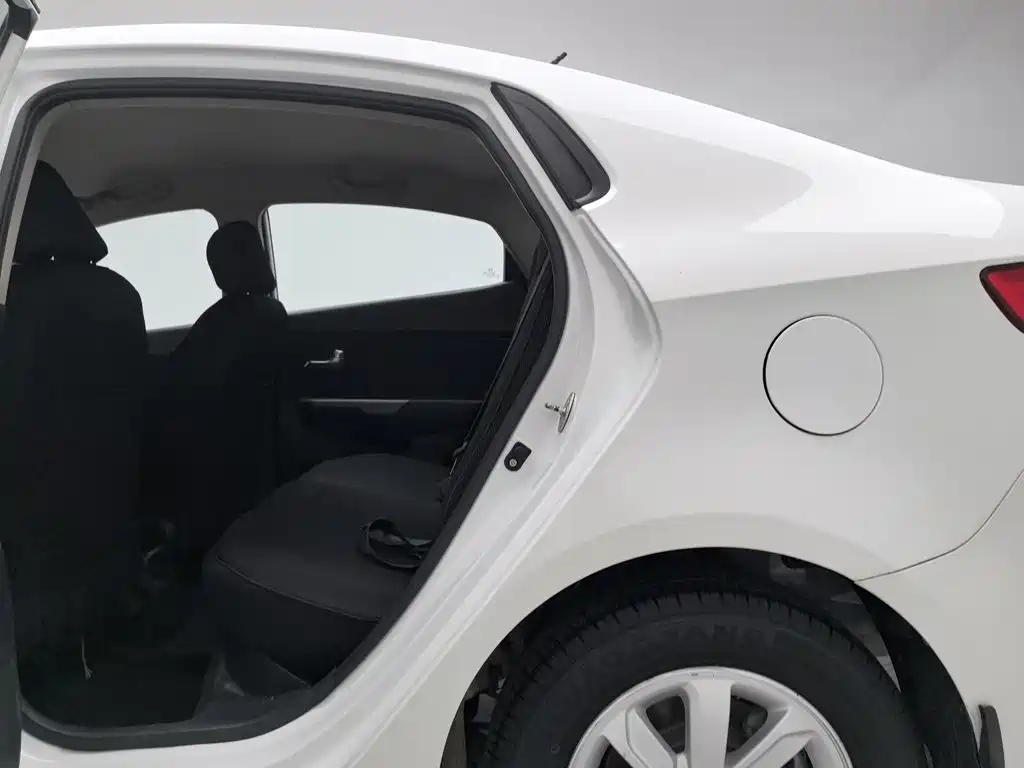 Kia K2 — миниатюра 15