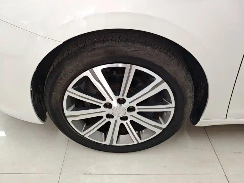 Peugeot 408 — миниатюра 23