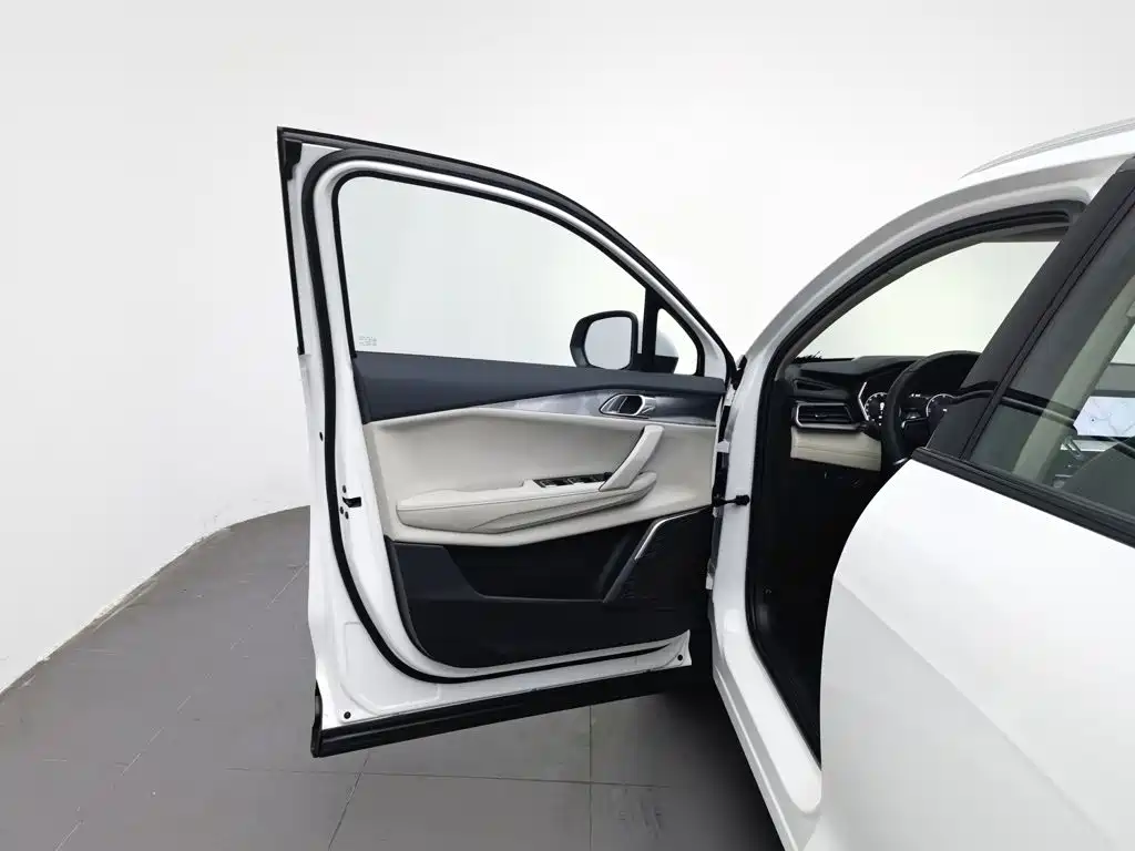 Lynk & Co 06 EM-P — миниатюра 8
