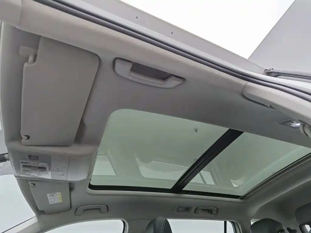 Volkswagen Tiguan L — миниатюра 14