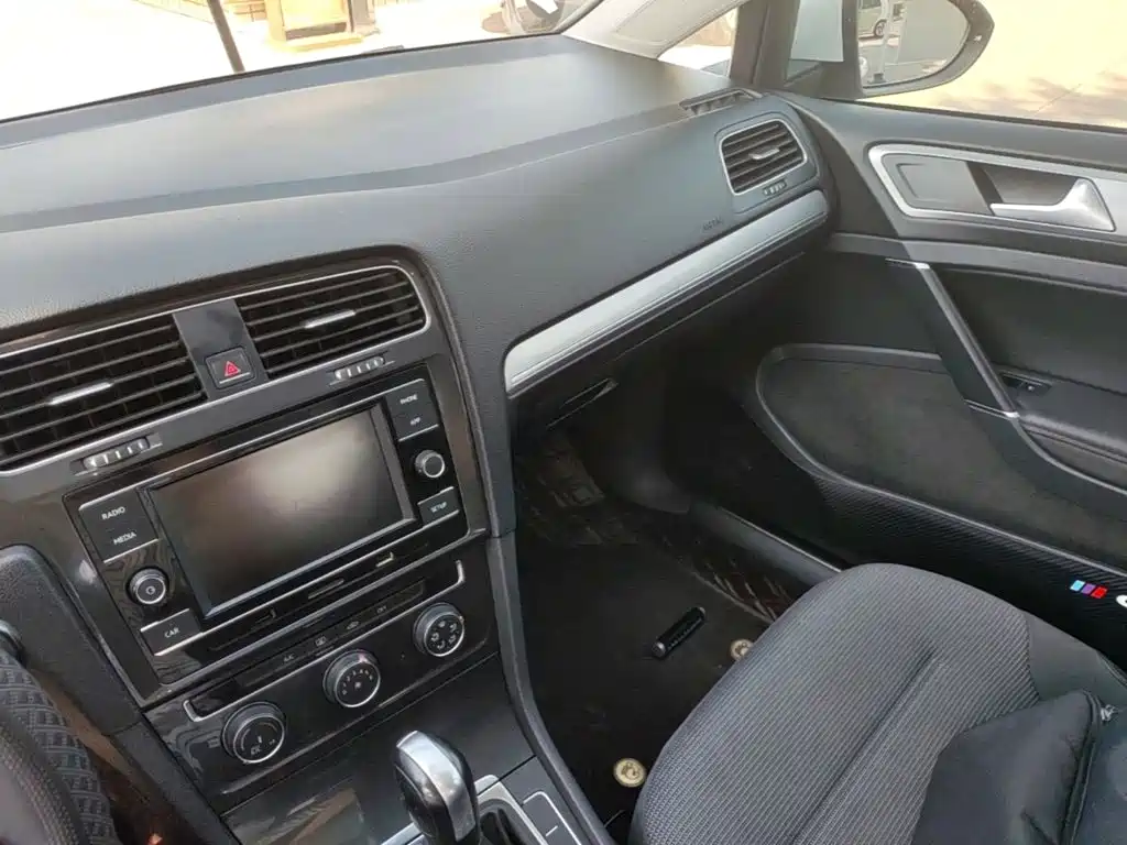 Volkswagen Golf — миниатюра 13