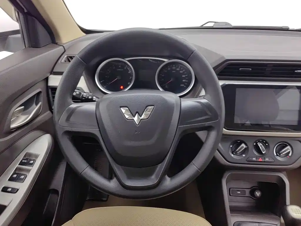 Wuling Hongguang — миниатюра 11