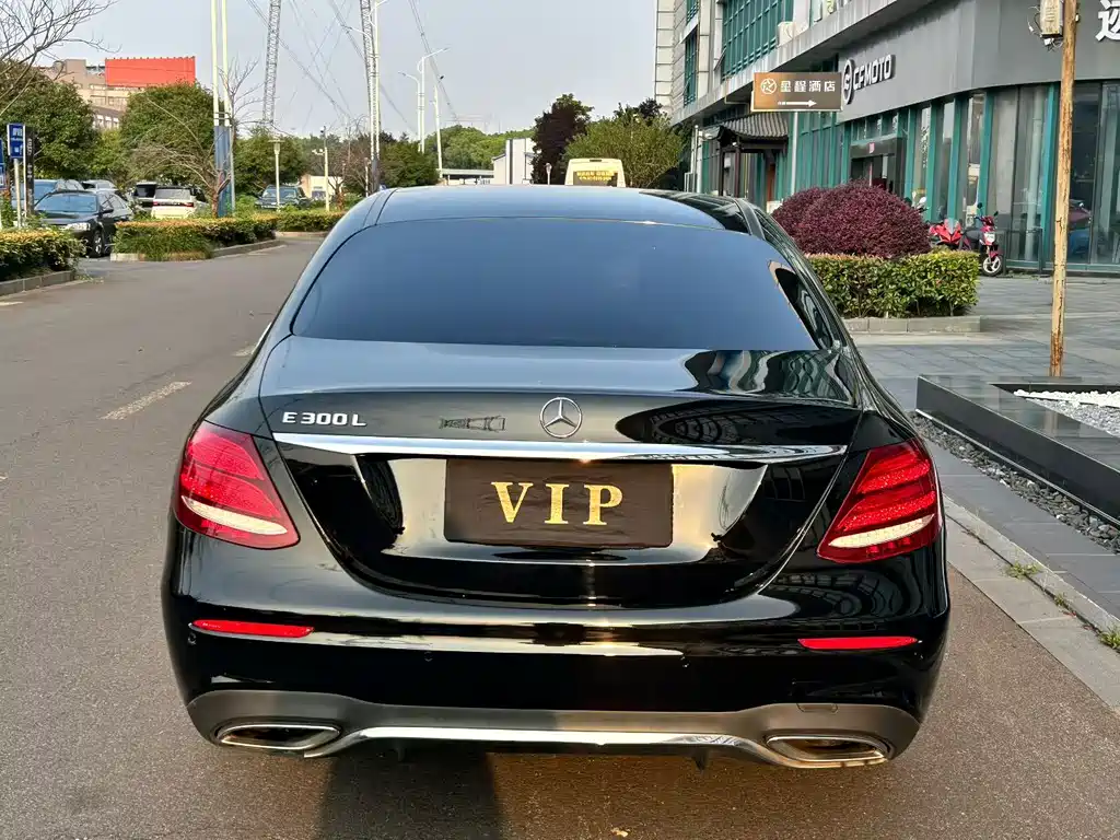 Mercedes-Benz E-Class E 2017 E 300 L Sport Fashion