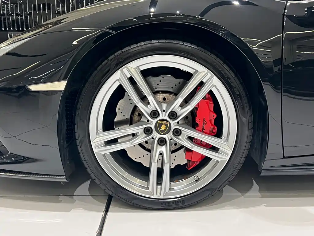 LAMBORGHINI HURACÁN