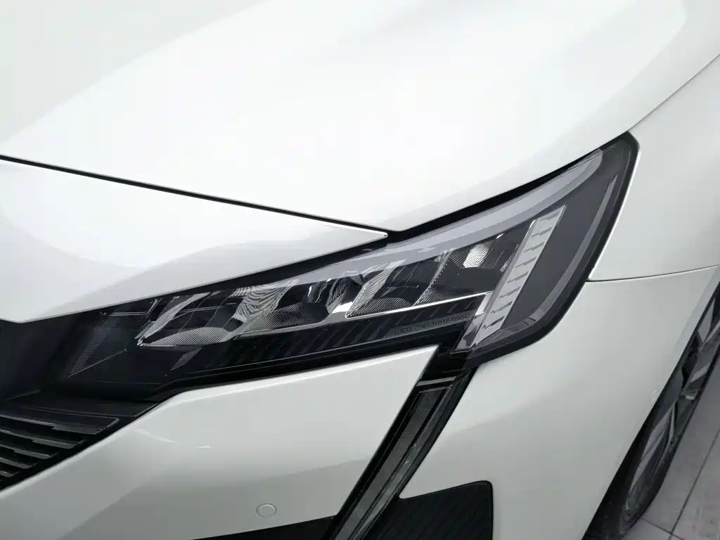 Peugeot 408 — миниатюра 7