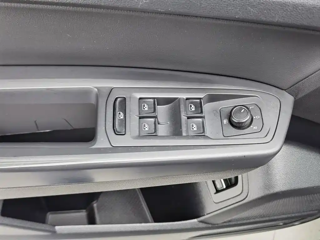 Volkswagen Teramont — миниатюра 9