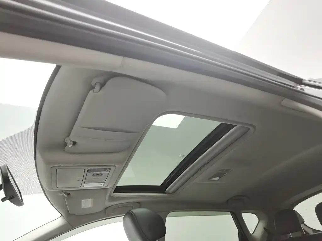 Nissan Tiida — миниатюра 14