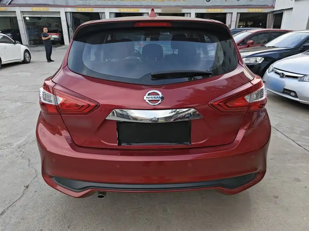 Nissan Tiida — миниатюра 6
