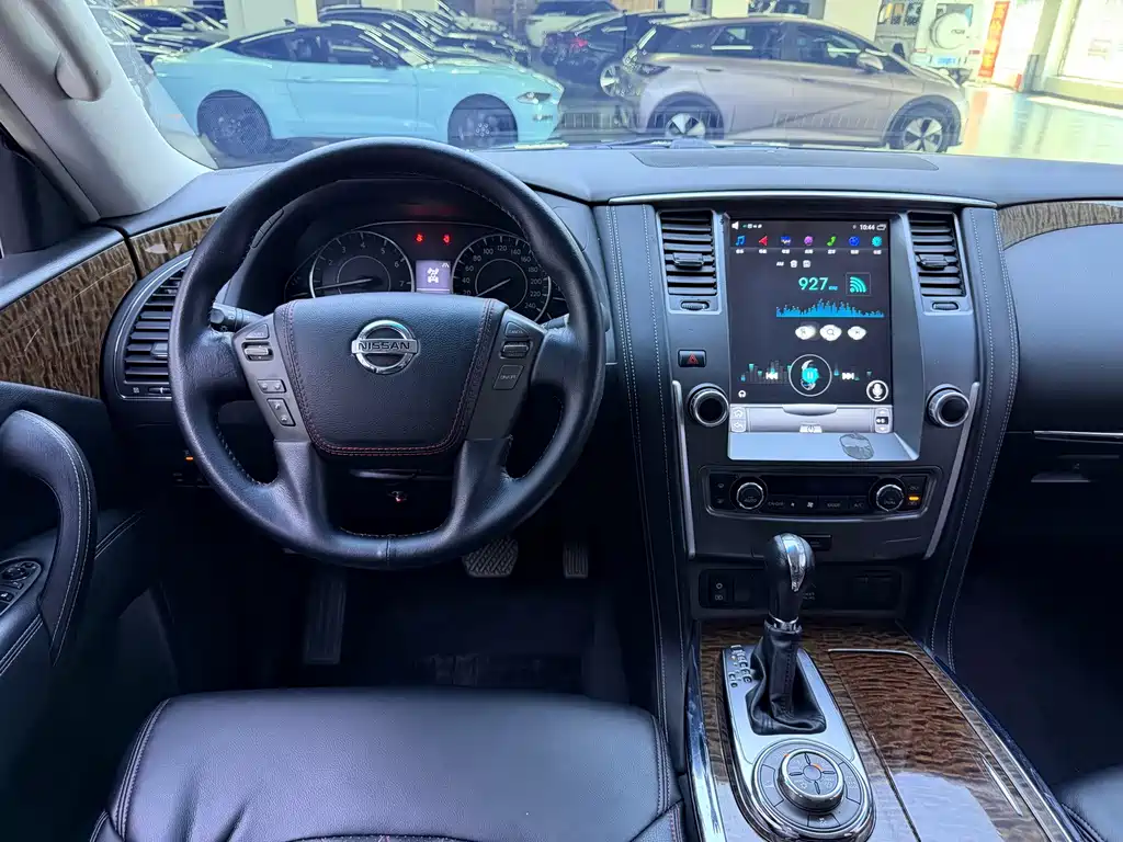 Nissan Patrol — миниатюра 11