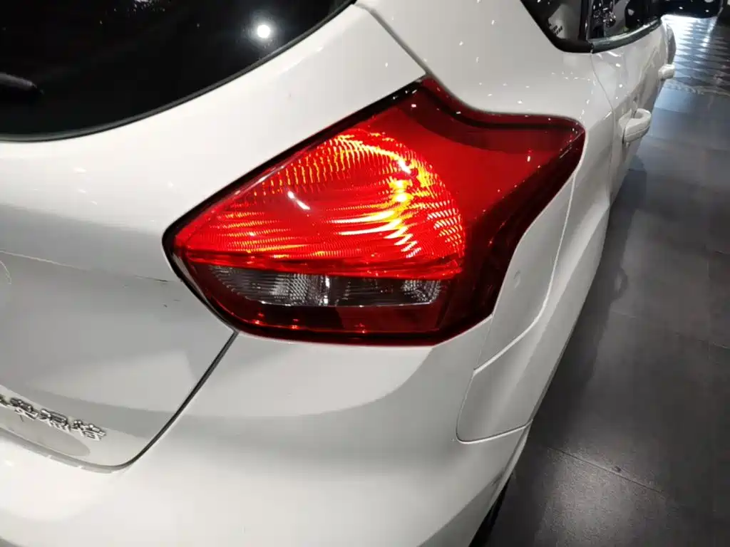 Ford Focus — миниатюра 8