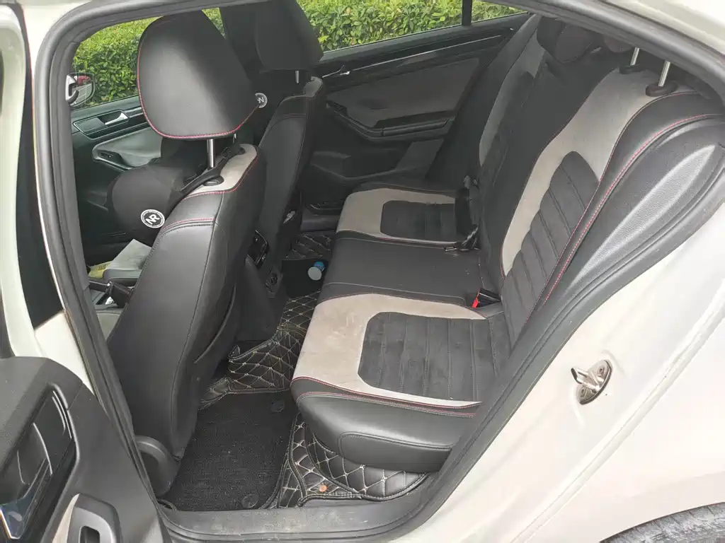 Volkswagen Sagitar 2016 2.0TSI GLI