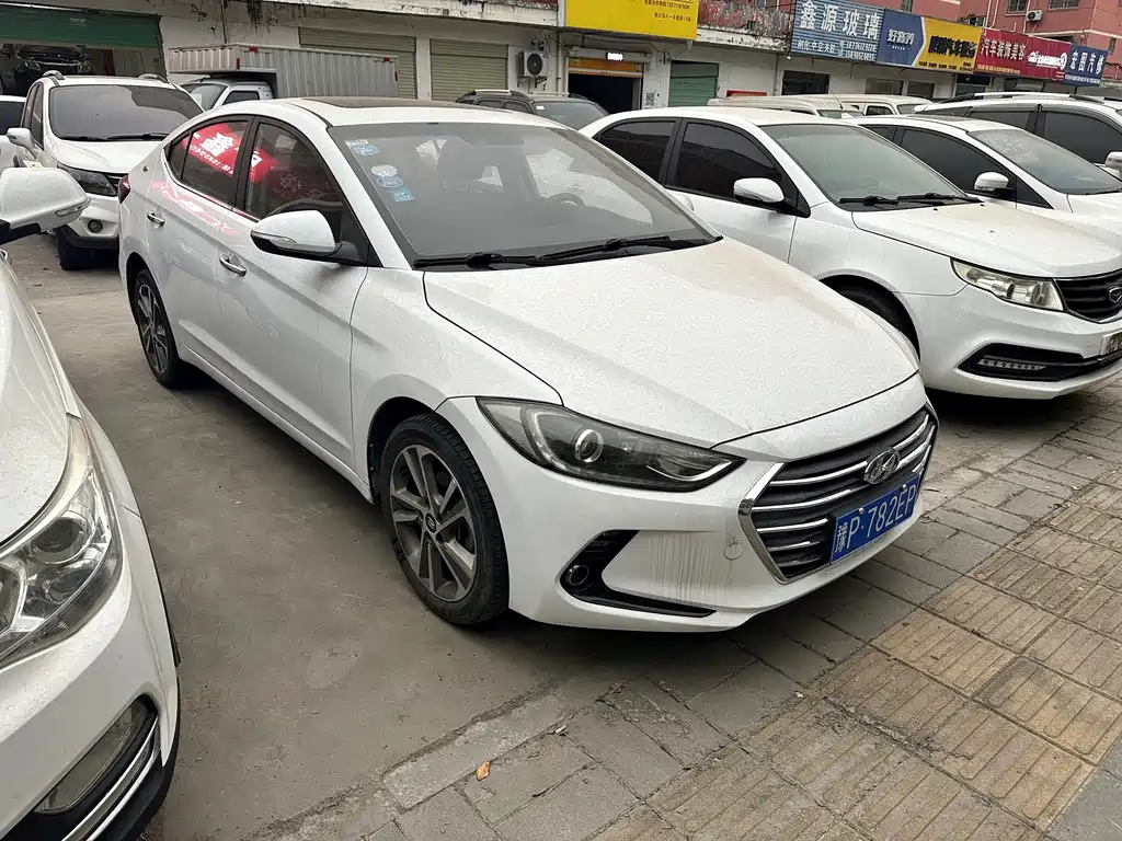 Hyundai Elantra — миниатюра 6