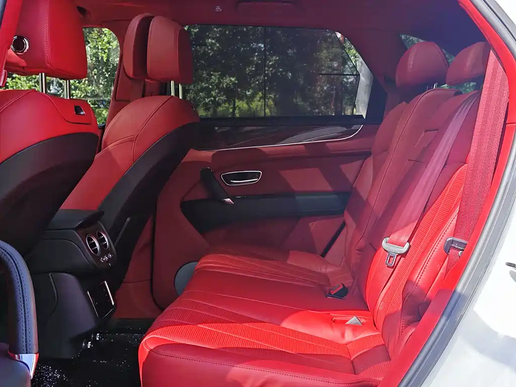 Bentley Bentayga — миниатюра 16