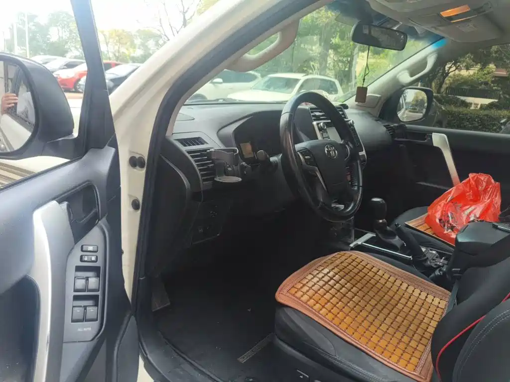 Toyota Prado — миниатюра 12