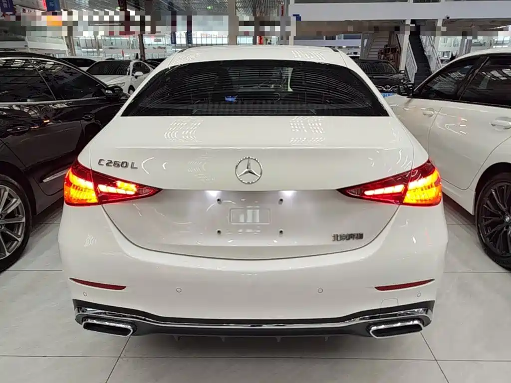 Mercedes-Benz C-Class — миниатюра 6