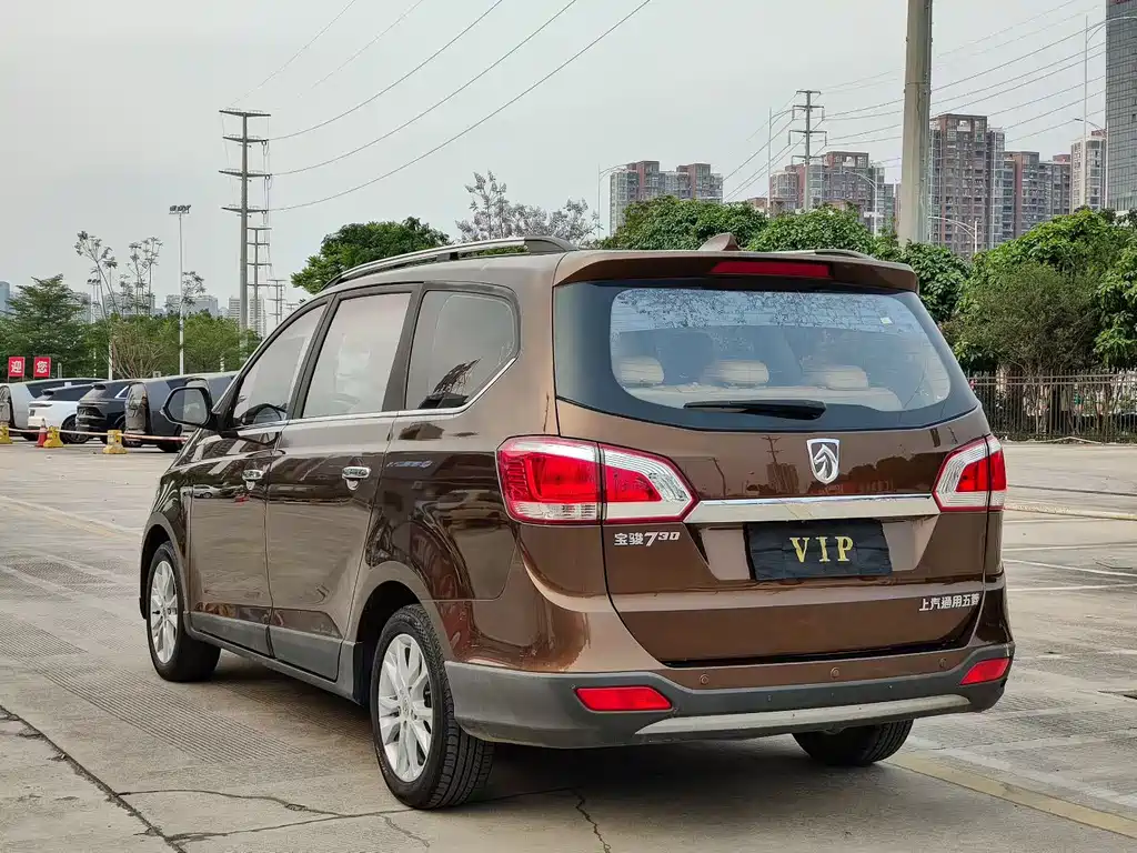 Baojun 730 2014 1.5L MT Luxury ESP 7 мест