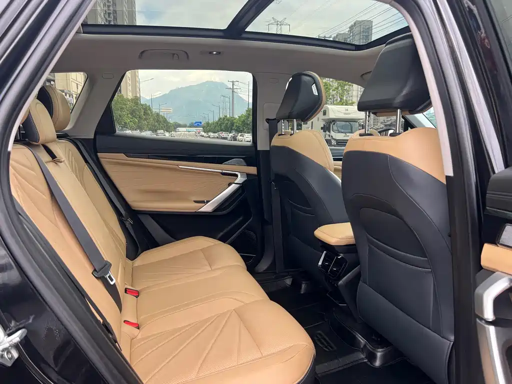 Geely Boyue L — миниатюра 21