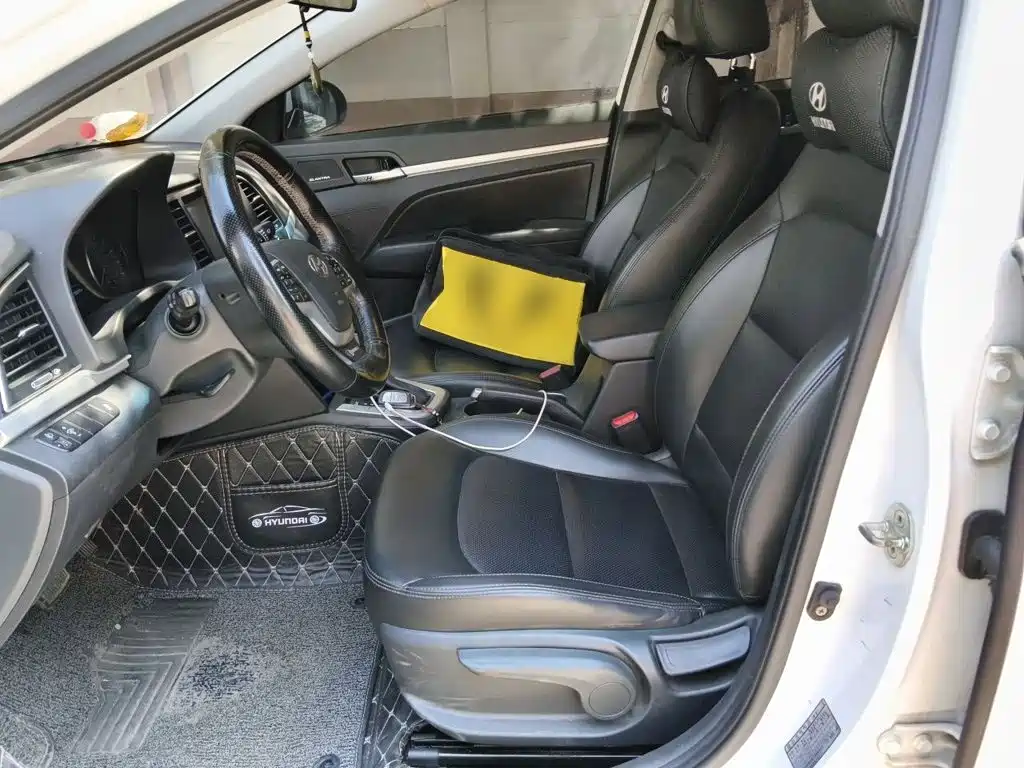 Hyundai Elantra — миниатюра 16