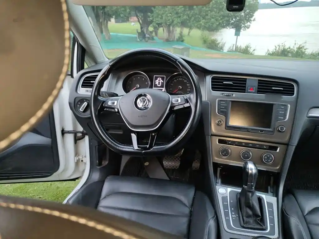 Volkswagen Golf — миниатюра 6