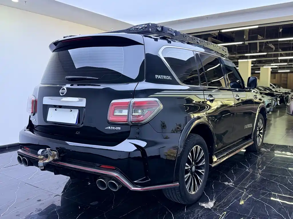 Nissan Patrol — миниатюра 14