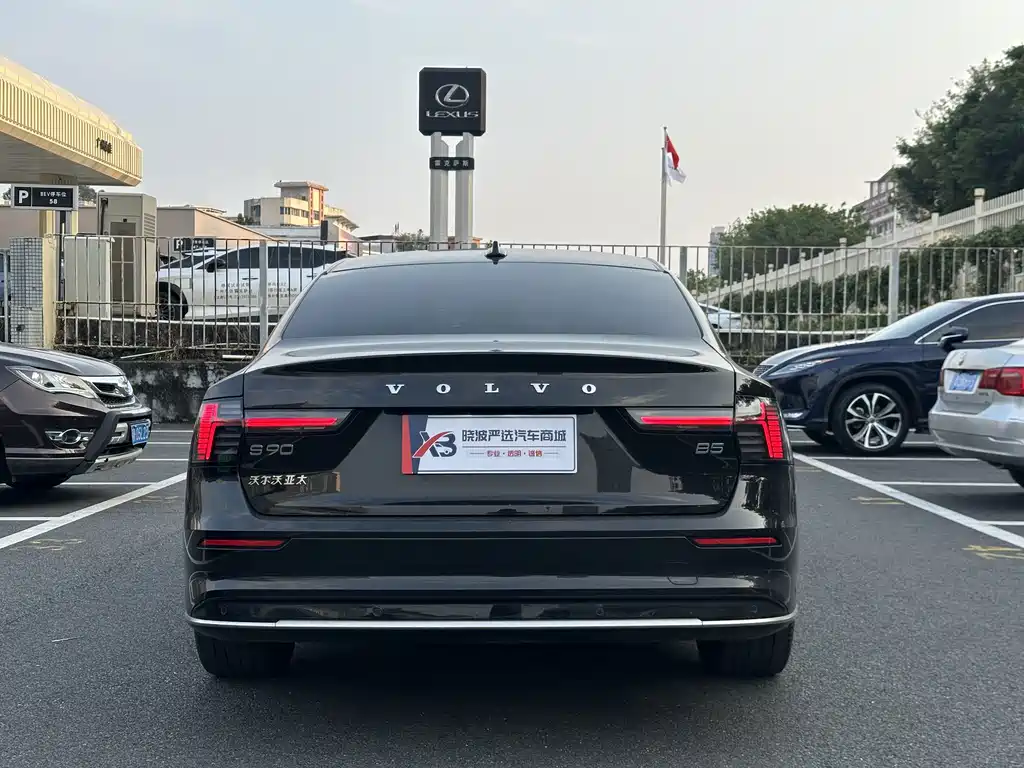 Volvo S90 — миниатюра 10