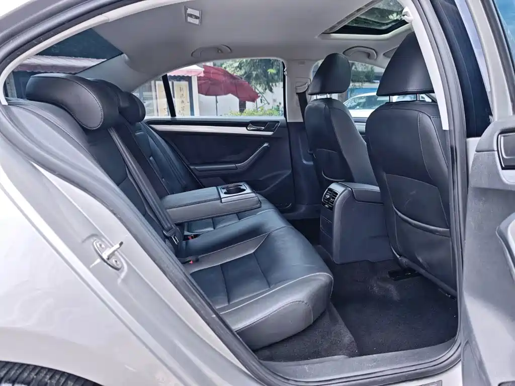Volkswagen Sagitar — миниатюра 23