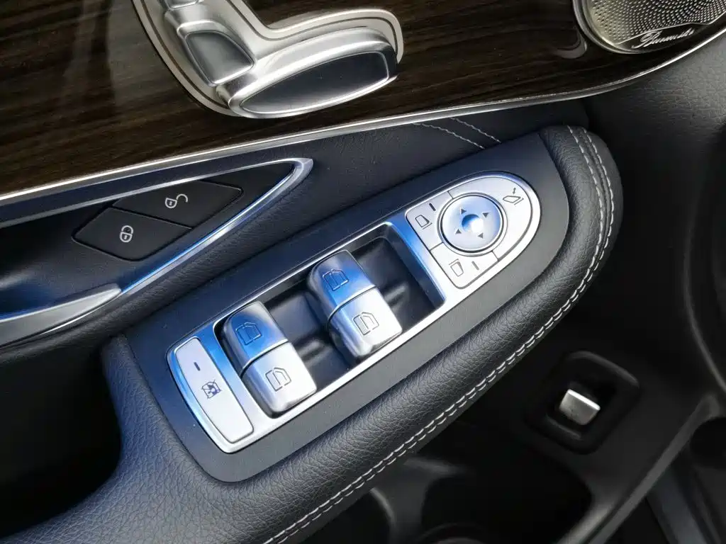 Mercedes-Benz GLC — миниатюра 9