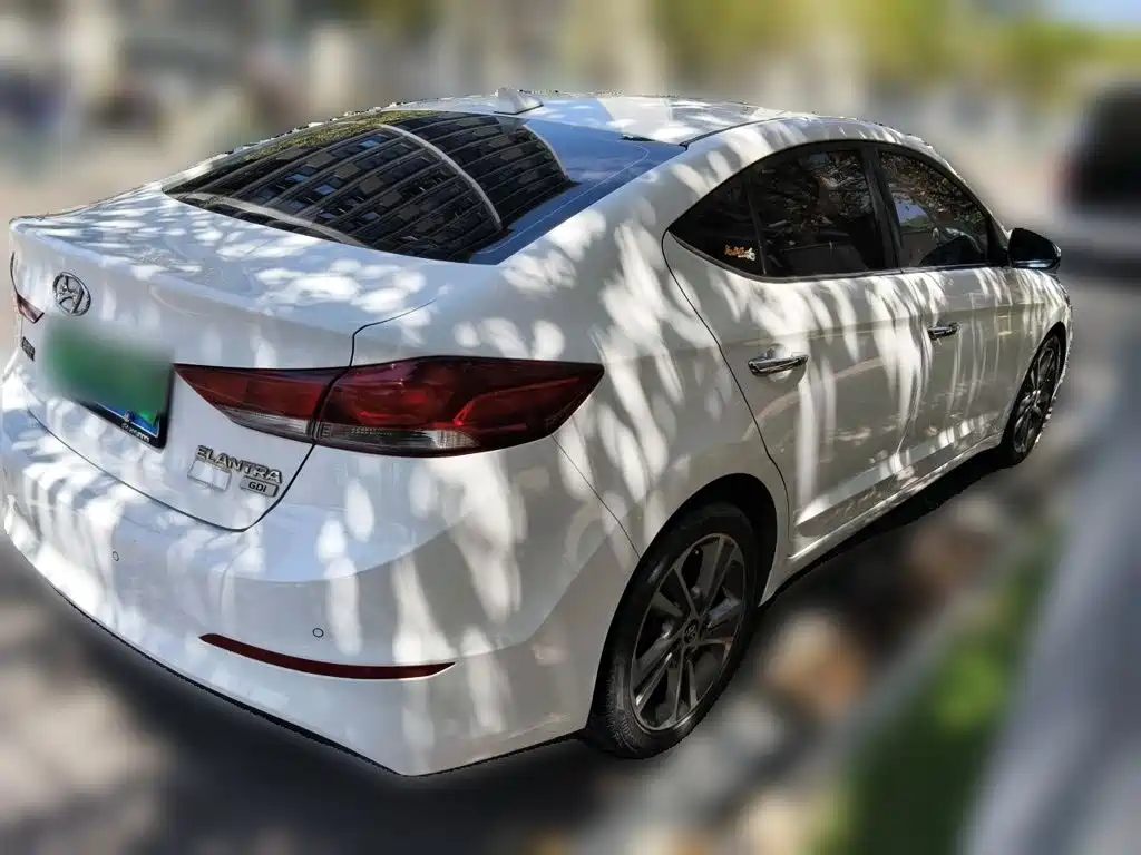 Hyundai Elantra — миниатюра 6