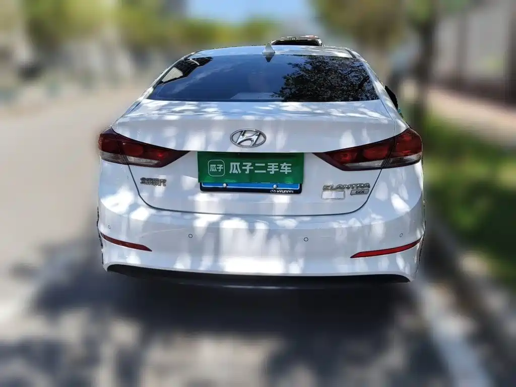 Hyundai Elantra — миниатюра 5