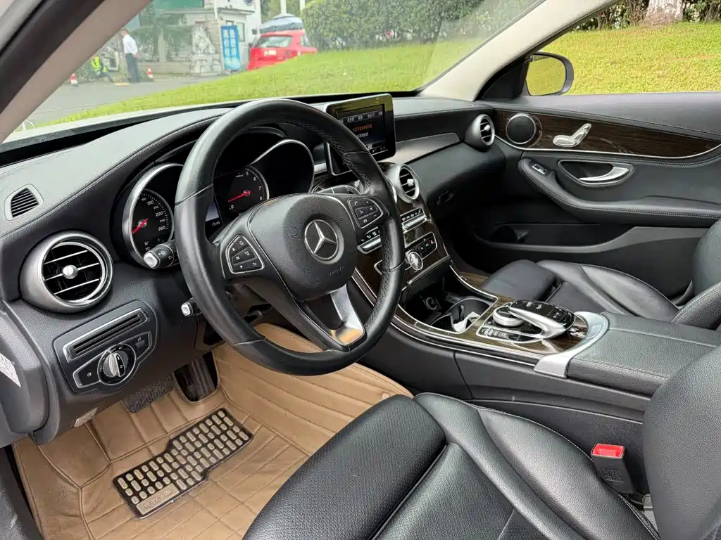 Mercedes-Benz C-Class — миниатюра 7