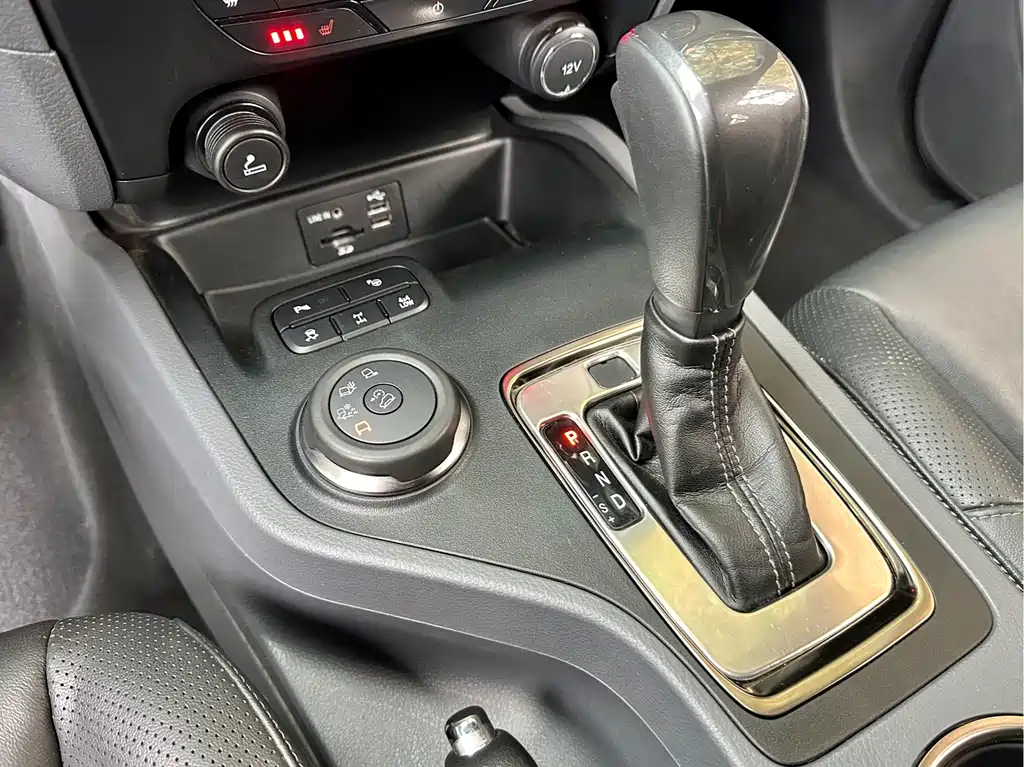 Ford Everest — миниатюра 10