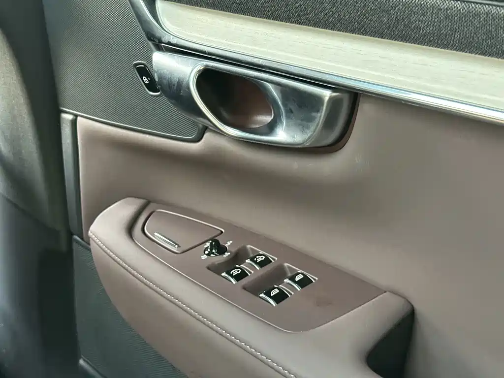 Volvo S90 — миниатюра 14