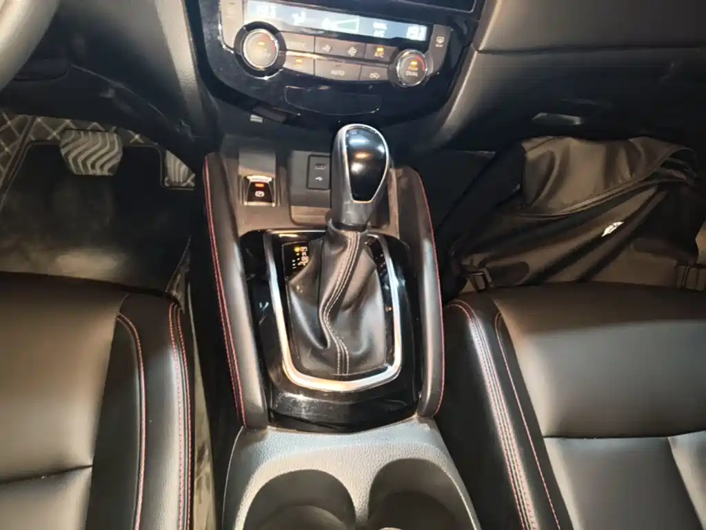 Nissan Qashqai — миниатюра 14