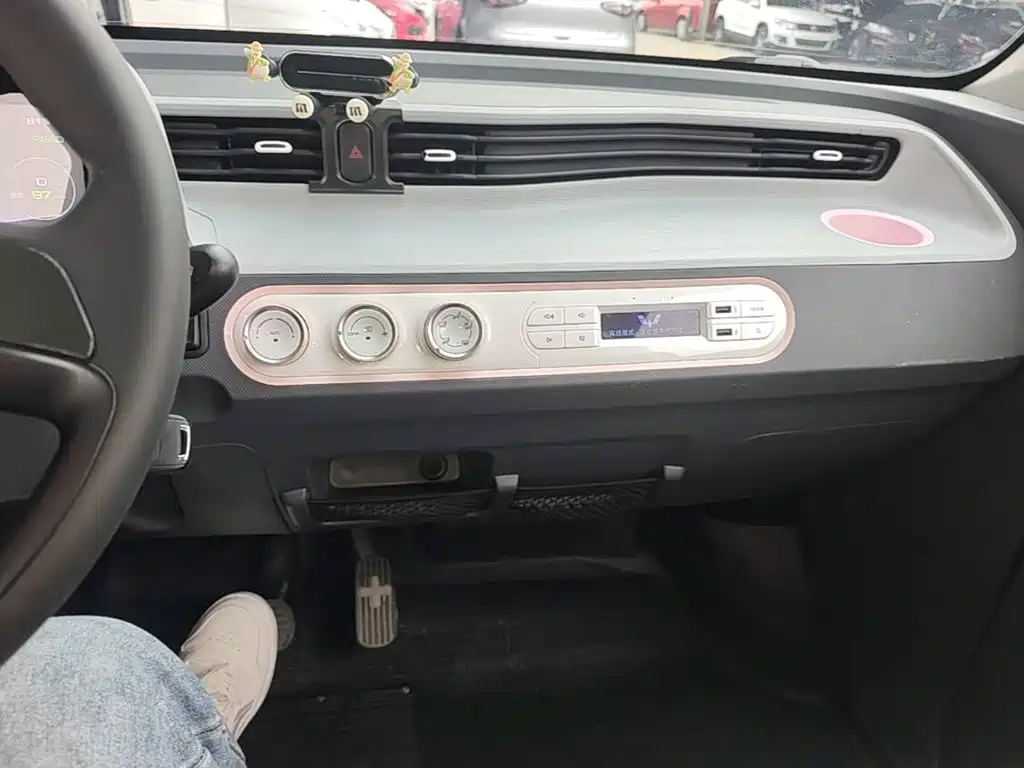 Wuling MINIEV — миниатюра 13