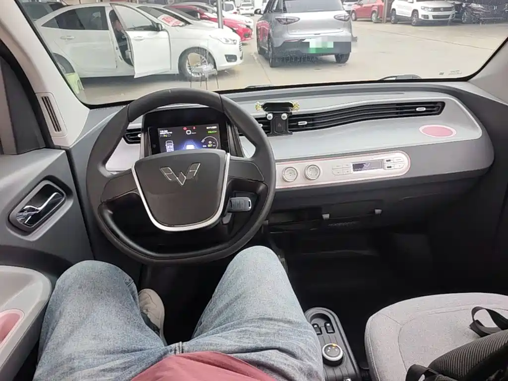 Wuling MINIEV — миниатюра 10