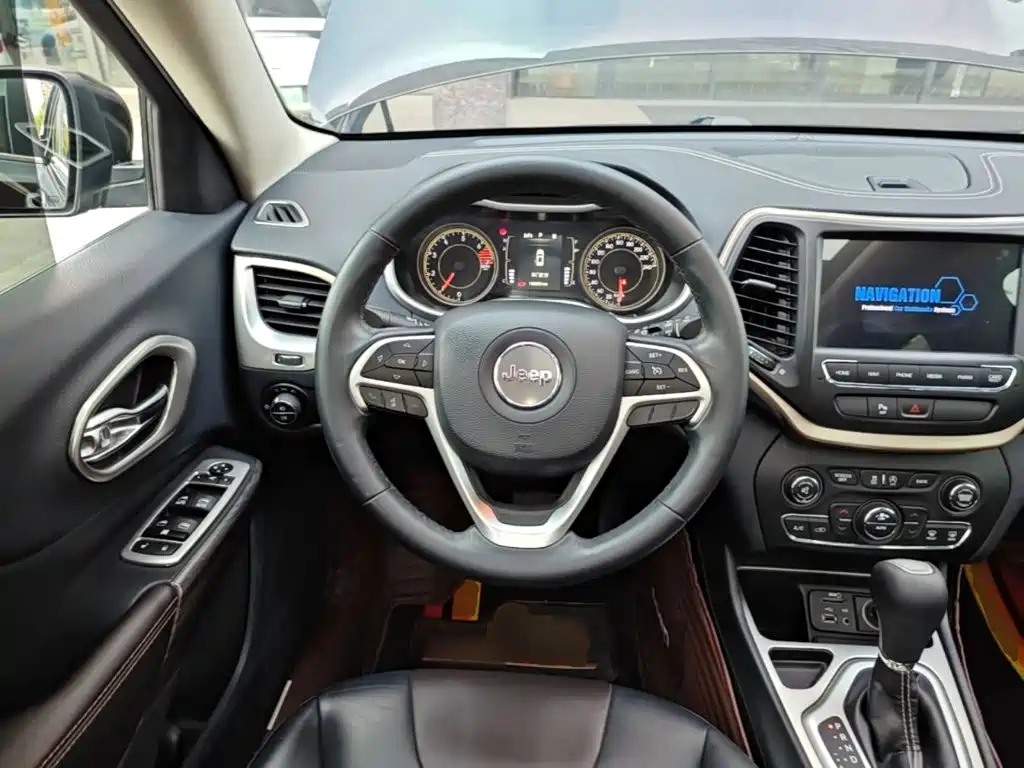 Jeep Cherokee — миниатюра 11