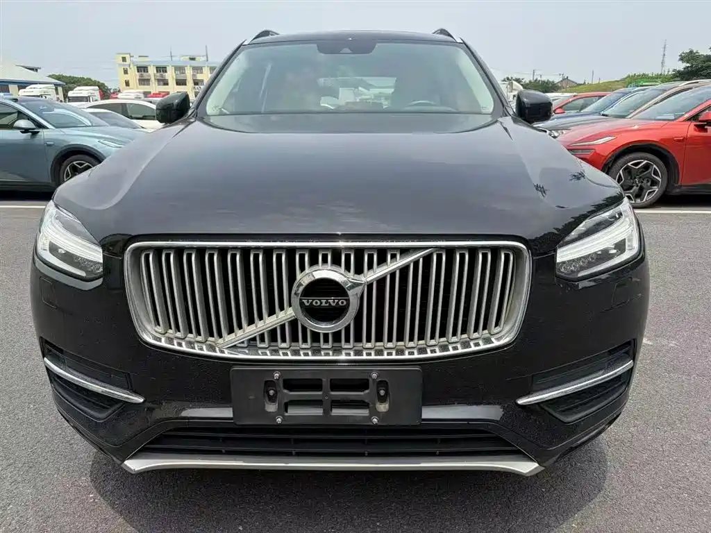 Volvo XC90 2016 T5 7 мест